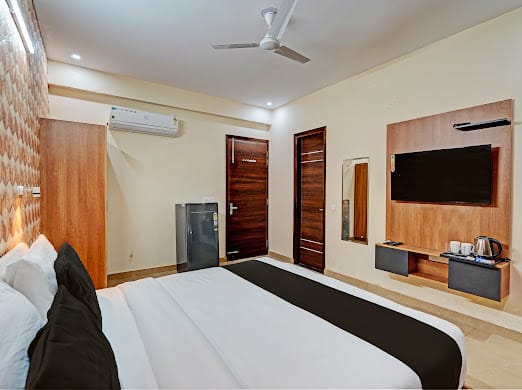 Akshay Home Stay & Hotels